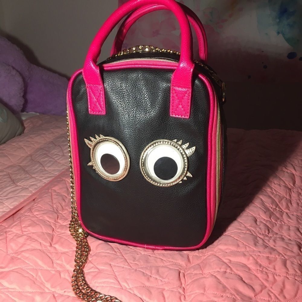 VINTAGE RARE BETSEYJOHNSON insulated bag/ keep your water cold/protect phone ect
